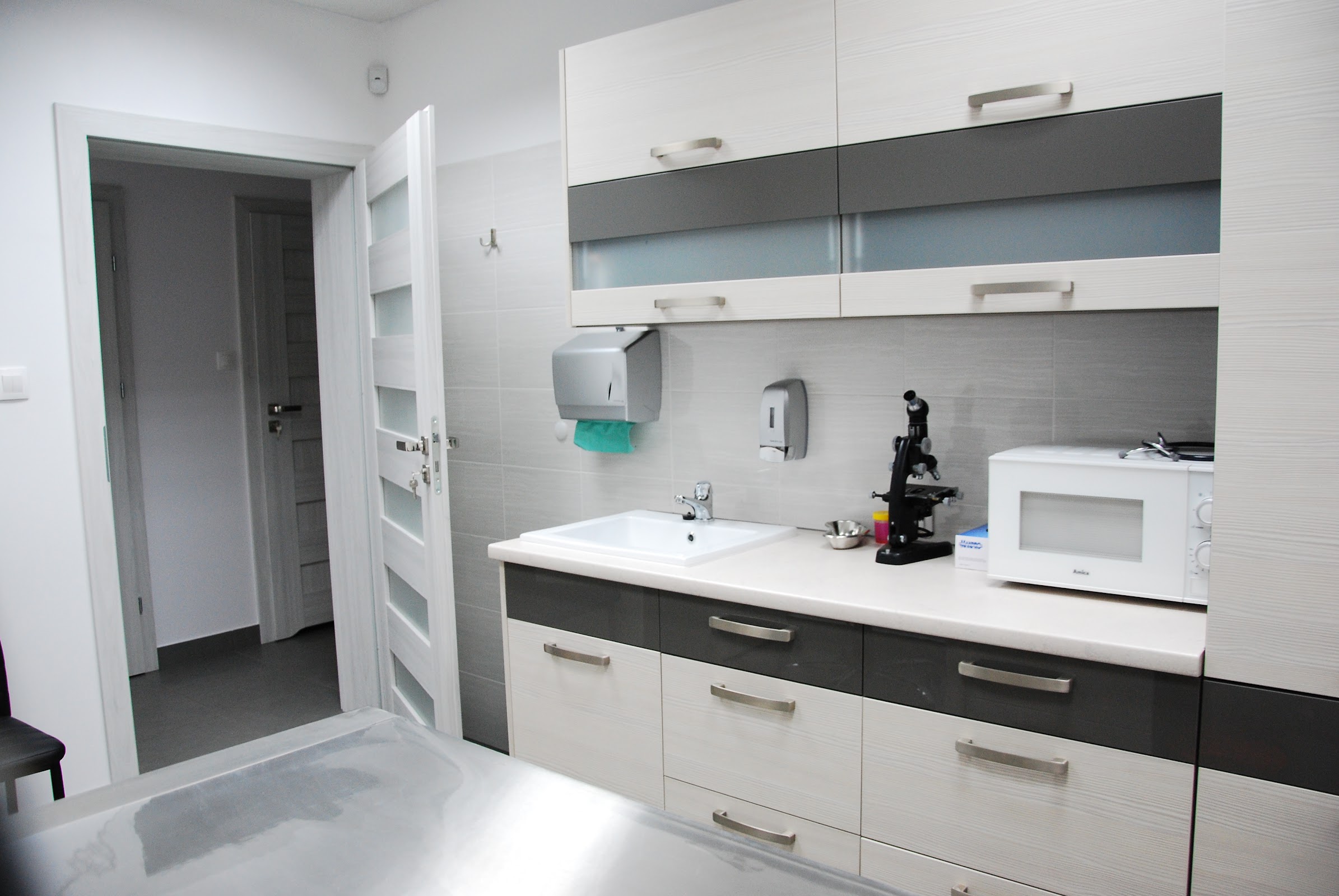 Stanowisko laboratoryjne w przychodni Barry